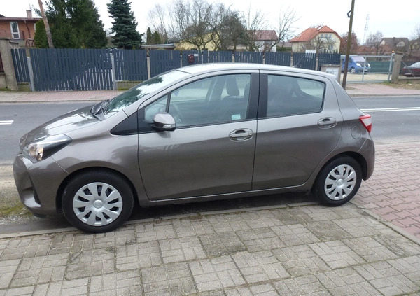 Toyota Yaris cena 39950 przebieg: 127900, rok produkcji 2019 z Kalisz małe 106